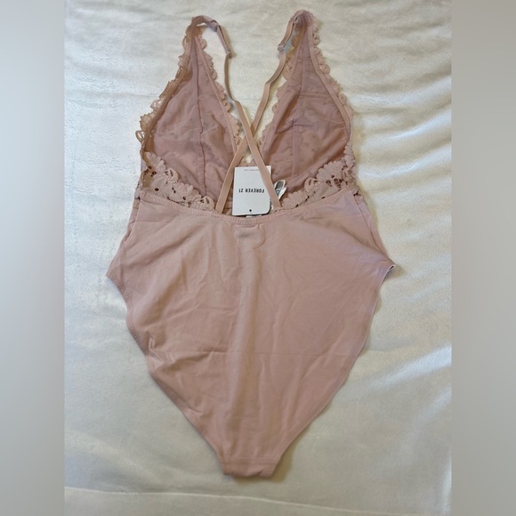 Forever 21 Blush Lace Bodysuit Size Large - Picture 3 of 6